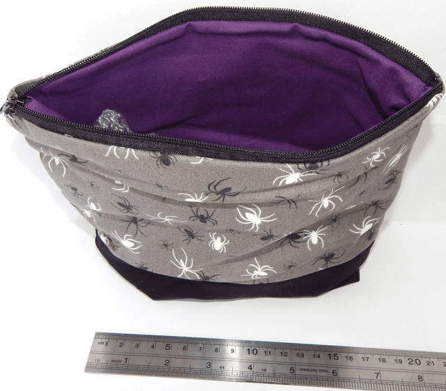 Halloween Zipped Pouch Spiders